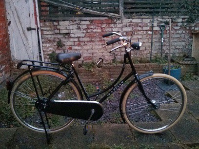 Vintage Style Shiny Black Dutch Gazelle 