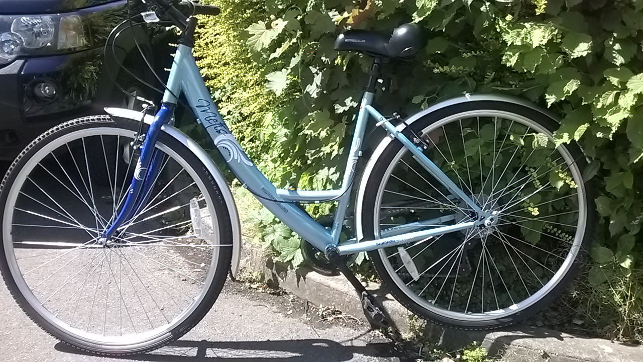 SOLD - Apollo Metis Ladies hybrid bike 19